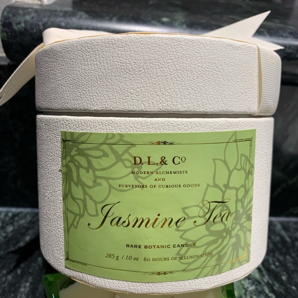 D.L. & Co Jasmine Tea Candle - Picture 2 of 4